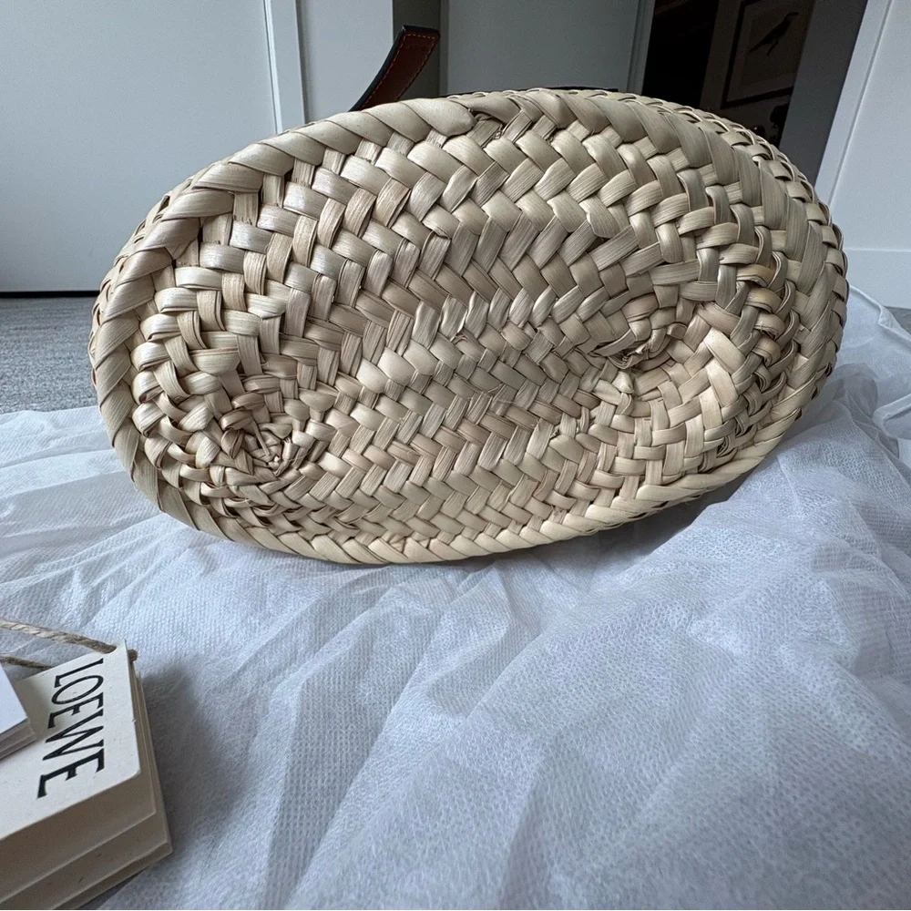 Loewe Medium Basket Bag - Picture 5 of 7
